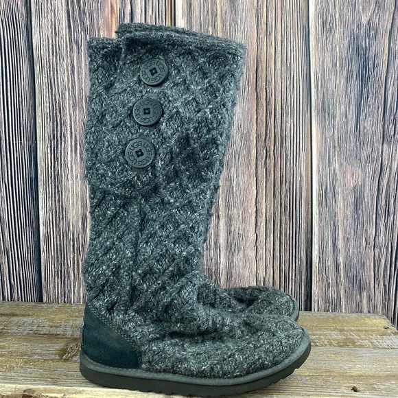 Woman’s UGG Australia Grey Lattice Cardy Boots- Size US 6
